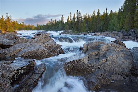 scenic and waterfall - Sweden, Jamtland, Tannforsen waterfall Foto de stock - Sin royalties Premium, Código: 6126-08644647