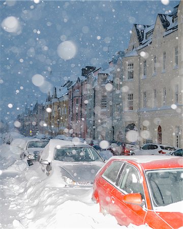 parked snow - Helsinki, Finland, Ullanlinna district in snowfall Foto de stock - Sin royalties Premium, Código: 6126-08659501