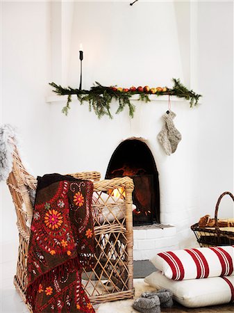 foyer - Christmas decoration on fireplace Foto de stock - Sin royalties Premium, Código: 6126-08635956