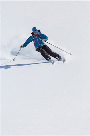 simsearch:6126-08636707,k - Sweden, Lapland, Man ski mountaineering Foto de stock - Royalty Free Premium, Número: 6126-08636280