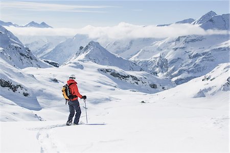 simsearch:6126-09103791,k - Skier on mountain in Piedmont, Italy Photographie de stock - Premium Libres de Droits, Code: 6126-09103078