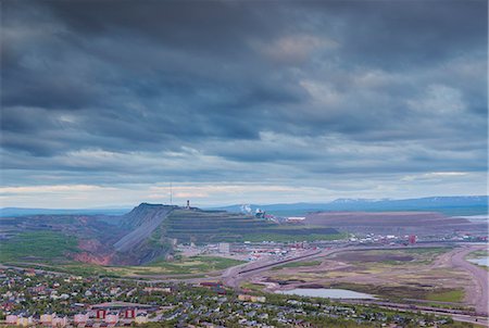 simsearch:6126-08643317,k - Landscape with iron ore mine in Kiruna, Sweden Fotografie stock - Premium Royalty-Free, Codice: 6126-09104053