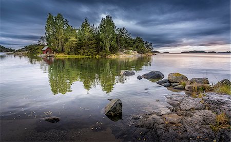 simsearch:6126-09102561,k - Small island on lake at Musko, Sweden Photographie de stock - Premium Libres de Droits, Code: 6126-09104027