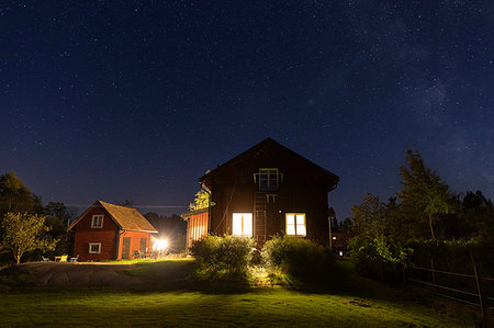 House at night Photographie de stock - Premium Libres de Droits, Code: 6126-09266669