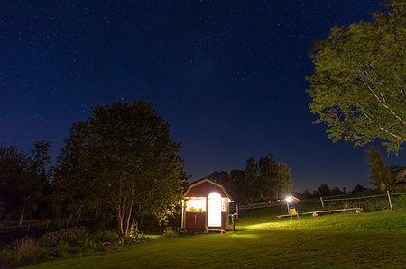 Shed at night Photographie de stock - Premium Libres de Droits, Code: 6126-09266670