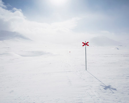 simsearch:6126-09267227,k - Markers in snow of Kungsleden trail in Lapland, Sweden Stock Photo - Premium Royalty-Free, Code: 6126-09266972