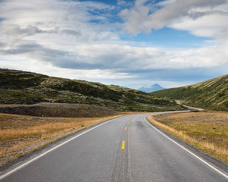 rondane national park - Road through Rondane National Park, Norway Photographie de stock - Premium Libres de Droits, Code: 6126-09267084