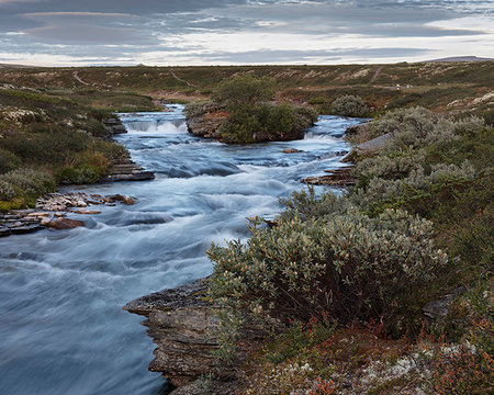 rondane national park - River through Rondane National Park, Norway Photographie de stock - Premium Libres de Droits, Code: 6126-09267104