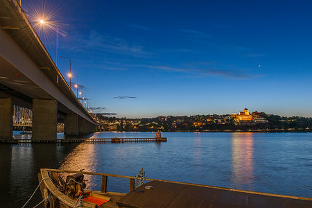 simsearch:6119-09253070,k - Bridge at night in Lidingo, Sweden Foto de stock - Sin royalties Premium, Código: 6126-09267484