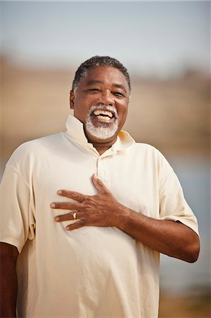 Portrait of a smiling mature man. Photographie de stock - Premium Libres de Droits, Code: 6128-08767195