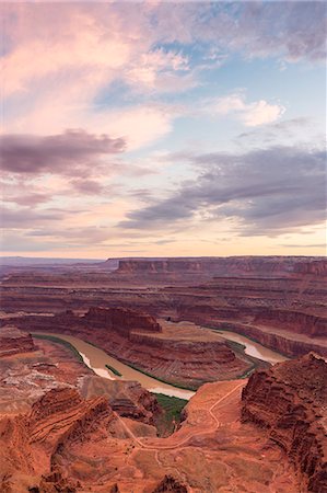 simsearch:6129-09086663,k - Sunset at Dead Horse Point State Park, Moab, Utah, USA Foto de stock - Royalty Free Premium, Número: 6129-09044017