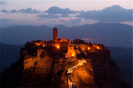 Europe,Italy,lazio,Viterbo district. Civita of Bagnoregio Foto de stock - Sin royalties Premium, Código: 6129-09044032