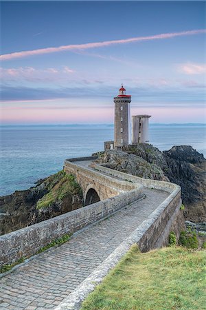 simsearch:879-09190989,k - Petit Minou lightouse at sunrise. Plouzané, Finistère, Brittany, France. Stock Photo - Premium Royalty-Free, Code: 6129-09044391