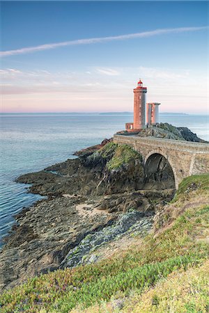 simsearch:879-09190991,k - Petit Minou lightouse at sunrise. Plouzané, Finistère, Brittany, France. Foto de stock - Sin royalties Premium, Código: 6129-09044392