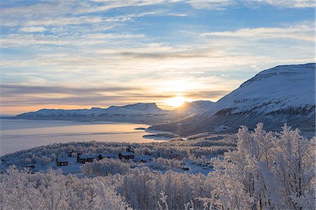simsearch:862-08273839,k - The sun rise over Lapland Door. Bjorkliden, Norbottens Ian, Sweden,Europe Photographie de stock - Premium Libres de Droits, Code: 6129-09044307