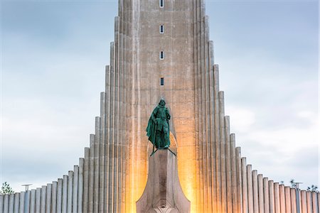 Reykjavik, Iceland. Hallgr'mskirkja church at dusk. Stockbilder - Premium RF Lizenzfrei, Bildnummer: 6129-09044519