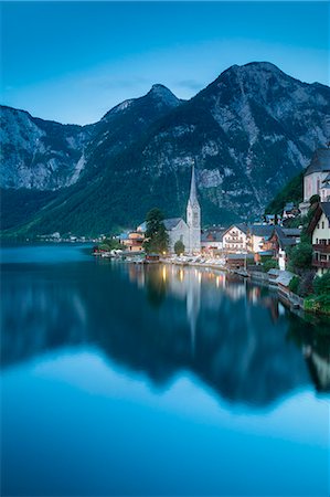 Hallstatt and the lake at dawn, Upper Austria, region of Salzkammergut, Austria Photographie de stock - Premium Libres de Droits, Code: 6129-09044665