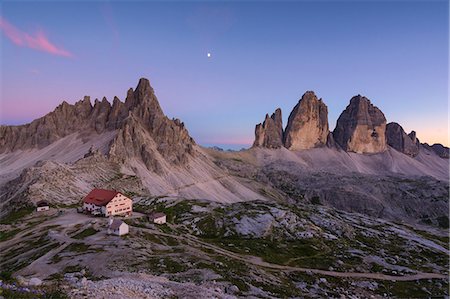 Tre Cime di Lavaredo and Mount Paterno at Sunset, Bolzano province, Trentino Alto Adige, Italy. Foto de stock - Royalty Free Premium, Número: 6129-09044759