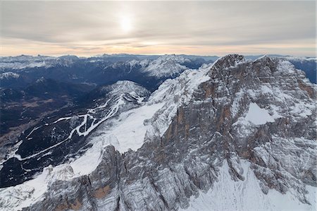 Aerial view of the snowy peaks of Croda Da Lago Dolomites Cortina D'ampezzo Province of Belluno Veneto Italy Europe Foto de stock - Sin royalties Premium, Código: 6129-09044873
