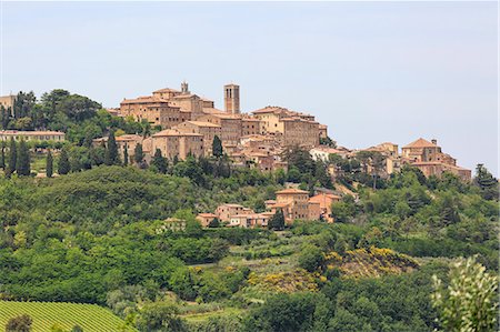 simsearch:6129-09044108,k - Italy, Tuscany, the village of Montepulciano on the hills tuscany, provence of Siena Foto de stock - Sin royalties Premium, Código: 6129-09044817