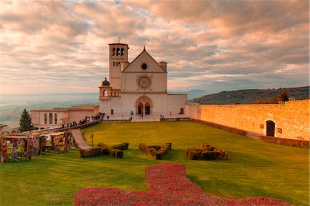 Europe,Italy,Perugia distict,Assisi. The Basilica of St. Francis at sunset Stockbilder - Premium RF Lizenzfrei, Bildnummer: 6129-09057587