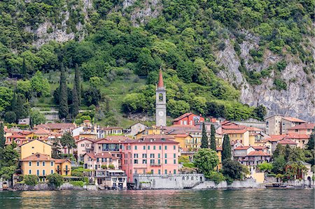 simsearch:862-08273362,k - The little town of Varenna, Lake Como, Lombardy, Italy. Fotografie stock - Premium Royalty-Free, Codice: 6129-09057683