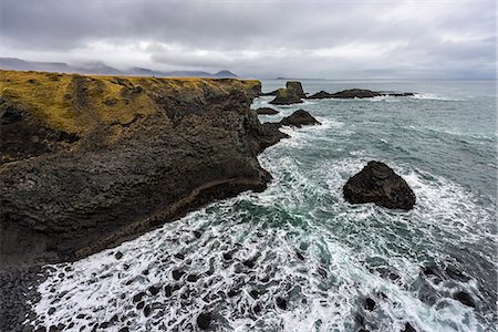 simsearch:879-09032980,k - Rock formations above the ocean near Arnarstapi, Snaefellsnes peninsula, Western Iceland, Europe. Photographie de stock - Premium Libres de Droits, Code: 6129-09057684