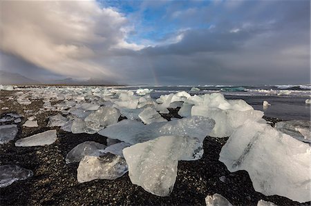 simsearch:6129-09044024,k - Ice blocks on the black sand beach in Jokulsarlon Glacier Lagoon, Eastern Iceland, Europe Fotografie stock - Premium Royalty-Free, Codice: 6129-09057694