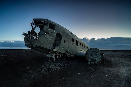 The abandoned US Navy DC plane on the beach of Solheimasandur, Sudurland, Iceland, Europe Foto de stock - Sin royalties Premium, Código: 6129-09057699