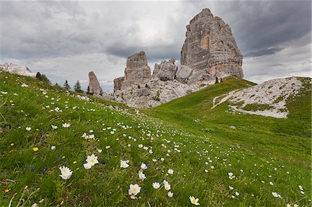 Cinque Torri, Ampezzo Dolomites, Cortina d'Ampezzo, Belluno, Veneto, Italy. Stock Photo - Premium Royalty-Free, Code: 6129-09057619