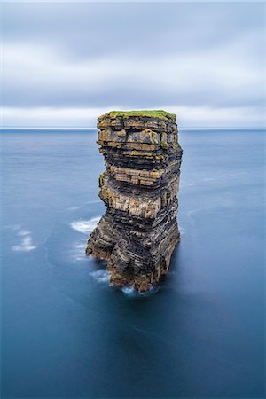 downpatrick head co mayo cliffs - Downpatrick Head, Ballycastle, Co. Mayo, Connacht province, Ireland. Photographie de stock - Premium Libres de Droits, Code: 6129-09057788