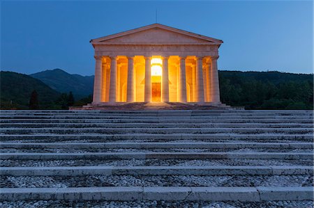 Europe, Italy, Veneto, Possagno, Treviso. The Temple of Antonio Canova Fotografie stock - Premium Royalty-Free, Codice: 6129-09057975