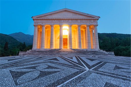 Europe, Italy, Veneto, Possagno, Treviso. The Temple of Antonio Canova Fotografie stock - Premium Royalty-Free, Codice: 6129-09057976
