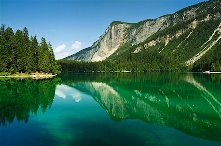 simsearch:6129-09057857,k - Trentino-Alto Adige, Italy. Tovel Lake in the Brenta Park Foto de stock - Royalty Free Premium, Número: 6129-09058000