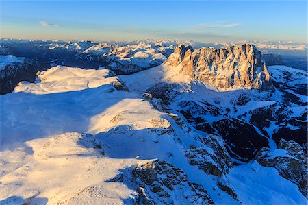 simsearch:6129-09057857,k - Aerial view of Sassolungo and Grohmann peak at sunset. Dolomites Sella Group Trentino Alto Adige Italy Europe Foto de stock - Royalty Free Premium, Número: 6129-09058157