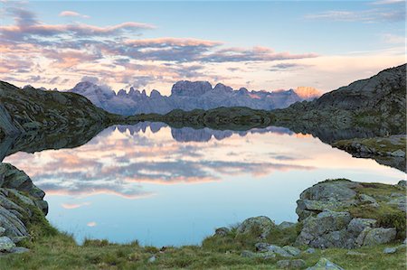 simsearch:6129-09058084,k - Brenta dolomites view from Lago Nero, Adamello Brenta natural park, Trento province, Trentino Alto Adige district, Italy, Europe Foto de stock - Royalty Free Premium, Número: 6129-09086649