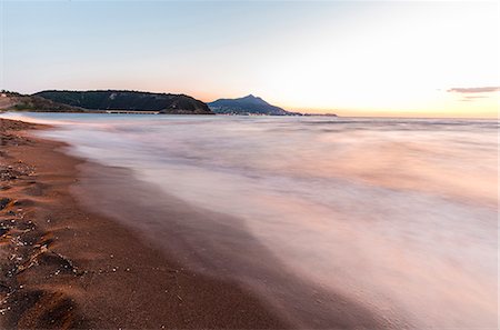 Italy, Campania, Province of Naples, Procida. The beach of Ciraccio Foto de stock - Royalty Free Premium, Número: 6129-09086794