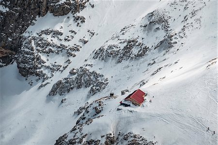 Rifugio Franchetti photographed in winter by the summit of Gran Sasso, Campo Imperatore, Teramo province, Abruzzo, Italy, Europe Foto de stock - Sin royalties Premium, Código: 6129-09086835