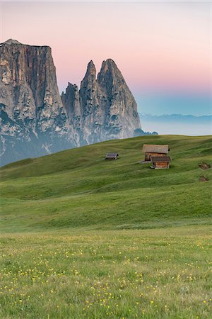simsearch:6129-09086922,k - Alpe di Siusi/Seiser Alm, Dolomites, South Tyrol, Italy. Sunrise on the Alpe di Siusi Photographie de stock - Premium Libres de Droits, Code: 6129-09086911
