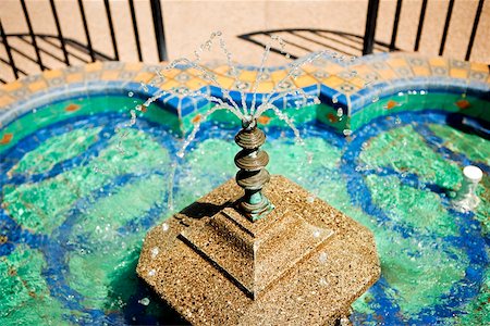 High angle view of a fountain, Plaza de Panama Fountain, Balboa Park, San Diego, California, USA Foto de stock - Royalty Free Premium, Número: 625-00804373