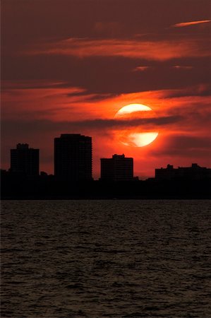 simsearch:625-01250905,k - Silhouette de bâtiments au coucher du soleil de Chicago, Illinois, Etats-Unis Photographie de stock - Premium Libres de Droits, Code: 625-00804383
