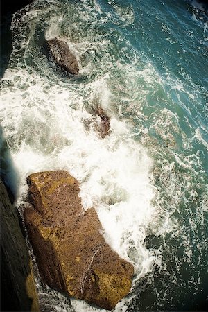 simsearch:625-00804353,k - Waves crashing on a rock formation, Coronado Reefs, San Diego, California, USA Foto de stock - Sin royalties Premium, Código: 625-00804437