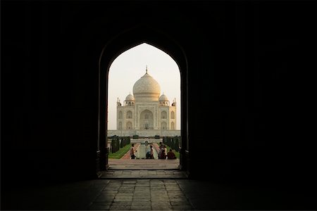 simsearch:625-01093095,k - Monument seen through an arch, Taj Mahal, Agra, Uttar Pradesh, India Foto de stock - Sin royalties Premium, Código: 625-00804554