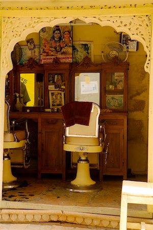 Interiors of a barber shop, Jaisalmer, Rajasthan, India Foto de stock - Royalty Free Premium, Número: 625-00804646