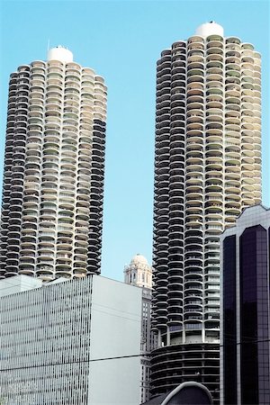 simsearch:625-00903403,k - Low angle view of Marina City Complex, Chicago, Illinois, USA Fotografie stock - Premium Royalty-Free, Codice: 625-00804823