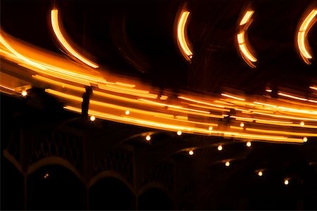 simsearch:625-00805928,k - Lumières sur un carrousel dans un parc d'attractions pendant la nuit, San Diego, Californie, USA Photographie de stock - Premium Libres de Droits, Code: 625-00804947