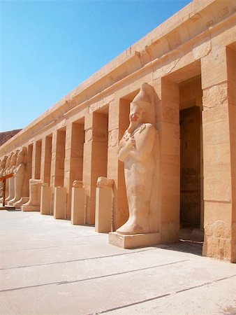 simsearch:625-02928732,k - Sculpture engraved on the columns of a building, Egypt Foto de stock - Sin royalties Premium, Código: 625-00804990