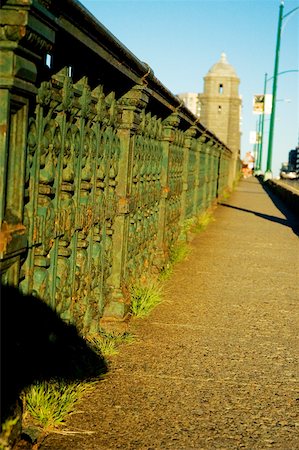 Close-up of the sidewalk on a bridge, Longfellow bridge, Boston Massachusetts, USA Fotografie stock - Premium Royalty-Free, Codice: 625-00805032