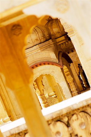 simsearch:625-00806438,k - Close-up of carved stone columns of a palace, Royal Gaitor, Jaipur Rajasthan, India Foto de stock - Sin royalties Premium, Código: 625-00805297