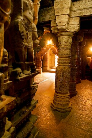 simsearch:625-00804370,k - Colonne sculptée d'un temple, Temple jaïn, Jaisalmer, Rajasthan, Inde Photographie de stock - Premium Libres de Droits, Code: 625-00805325
